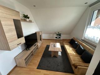 2,5 Raum Ferienwohnung möbliert Dachgeschoss Niederorschel - 8