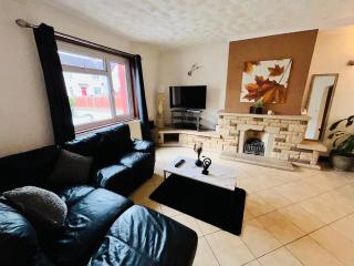 The European 3 Bedroom House By AltoLuxoExperience Short Lets & Serviced Accommodation With Free Parking - Bristol - 5