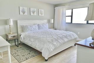 Ocean Breeze Condo - 3