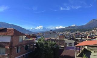 Guest house. Shared room in panoramic apartment. Private bathroom. Kitchen and washmachine - Huaraz - 0