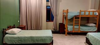 Guest house. Shared room in panoramic apartment. Private bathroom. Kitchen and washmachine - Huaraz - 9