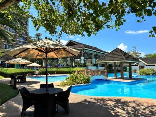 Resort-inspired Condo with Queen-size bed & 50-inch Smart TV - Cebu - 4