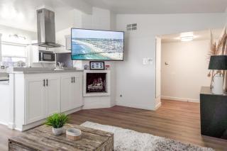Cozy 2BR Oasis Unit w King Bed & EV Friendly - Steps Away to the Beach - Newport Beach - 7
