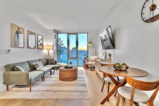 Prime NYC Waterfront Gem - 0