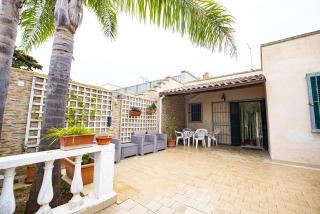 Casa vacanze a 20 metri dal mare - 0