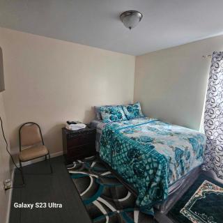 Room K Divine Villa and Resorts 5mins to EWR Airport and 4mins to Penn Station Newark, New York - Newark - 2