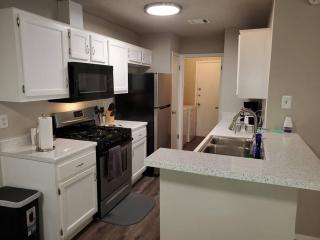 Walnut Creek 2BR 2BA FencedYard Pet Stays for Free - 2