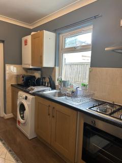 Amazing Ground Floor one bedroom apartment Forest Road - London - 2
