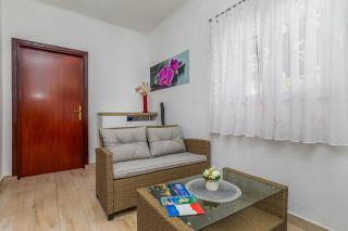 Family-friendly apartments with swimming pool Makarska - 22975 - Makarska - 6