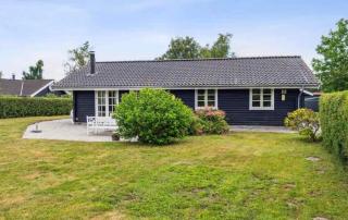 Lovely Cottage With Secluded Garden - Rødby - 8