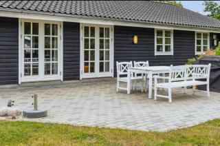 Lovely Cottage With Secluded Garden - 2