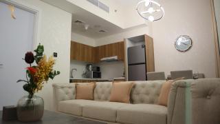 Chalet 2BR Duplex Apartment in Masdar city - Abu Dhabi - 5