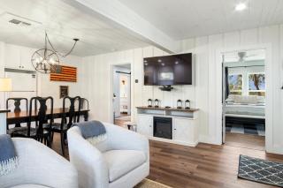 Hill Country Mirage - Bandera - 1