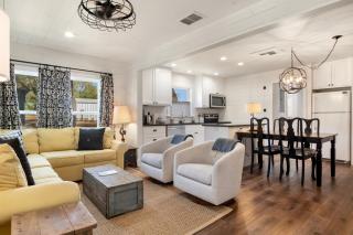 Hill Country Mirage - Bandera - 7