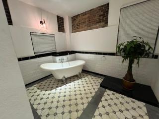 THE GARDEN SUITE - 2