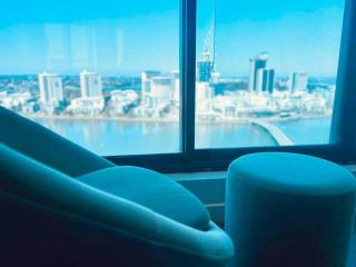 Luxious Startling waterview highrise Condo - 1