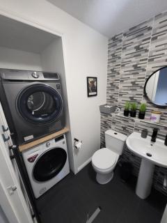 Stylish home in Linlithgow Near Edinburgh Airport Free parking Free WiFi - 2