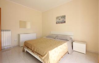 Lovely Apartment In Parco Dei Tigli - 2