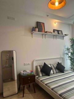 Studio Hollywood - Thane - 6