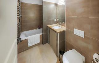 Beautiful Home In Saint-Laurent-De-La-Cabrerisse - 3