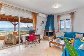 Chrisanthis House- BY APOKORONAS VILLAS - Kambiá - 2