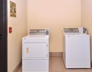 Star City Inn & Suites - 4