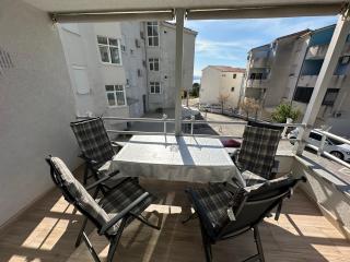 Two Bedroom Apartment with free Parking - Baška Voda - 9