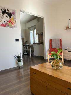 THE SUNFLOWER APARTMENT - Ronzo Chienis - 7