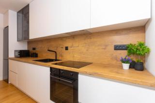 Apartment - free parking in garage , mountain and seaview , quiet neighbourhood - 5