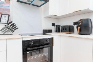 Modern 2 Bed Apartment in Nottingham City Centre - Free Parking - 6 Guests - Nottingham - 6