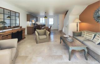 Cozy Home In Saint-Laurent-De-La-Ca With Wifi - 2