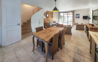 Cozy Home In Saint-Laurent-De-La-Ca With Wifi - 1