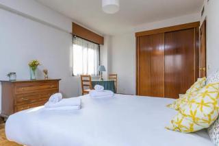 Vintage apartment on Plaza Castilla, Madrid - Madrid - 0