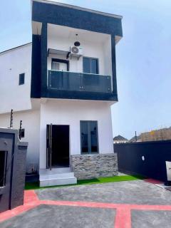 Luxury House In Lekki Lagos - Ikota - 0