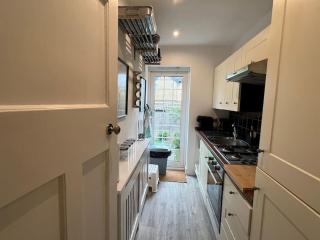 3 Bed luxury house, 10 min walk to underground - London - 1
