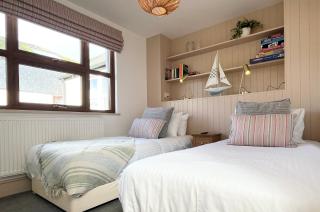 Mariner's Cottage~cozy nook close to the sea sleeps 4 - Penzance - 3