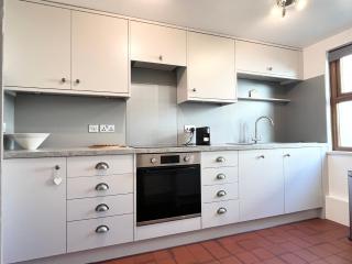 Mariner's Cottage~cozy nook close to the sea sleeps 4 - Penzance - 6
