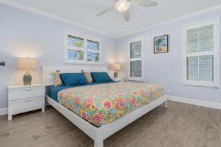 Villa Tiki w/ heated Pool very quiet & green Oasis - 1