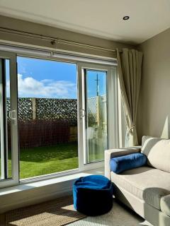 3 bed Garden Apt, Clifftop, sleeps 8 with parking and Lazy Spa - Southbourne - 2