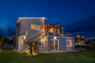 Coral Paradise Luxury Jacuzzi Suite & Pool View - Kremasti - 9