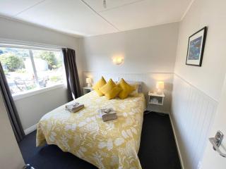 Pohara's Seaside Chalet - Pohara - 6