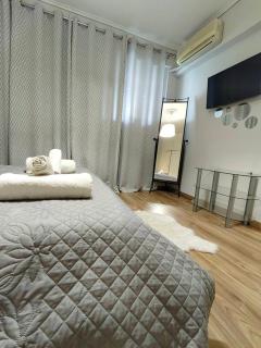 Hill View Apartment near Acropolis - Athens - 5