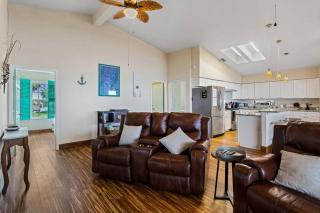 Bay Haven on Copano- 4 bdrm w/ 200+ft Fishing Pier - Rockport - 2