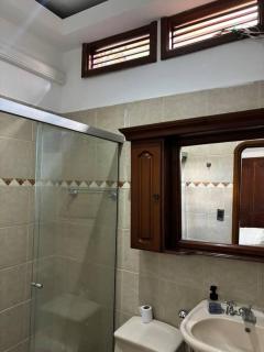 Lujosa casa, excelente sector, amplia con piscina - Cúcuta - 1
