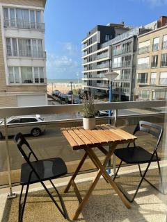 Dzee Appartement frontaal zeezicht en gratis parking - Koksijde - 5