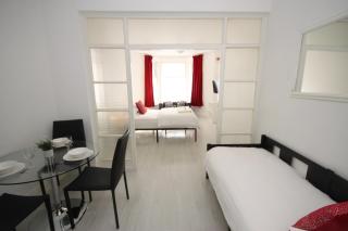 BARTON BEACHSIDE - Stylish Studio Apartment, Double & Single - Central Beach & Promenade Location - Over 21's, Family Friendly Only, ID Required - 3