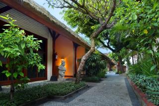 AlamKulkul Boutique Resort - Kuta - 4