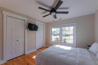 Spacious Midtown Ranch- 10 min to Wrightsville - Wilmington - 7