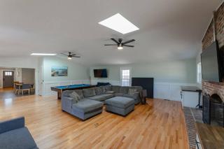 Spacious Midtown Ranch- 10 min to Wrightsville - Wilmington - 2