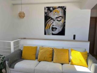 STRELIZIA - New central old Antibes for 4 AC - Antibes - 4